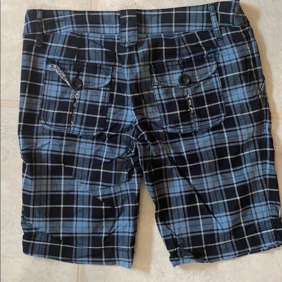 Blue plaid shorts - Picture 2 of 5